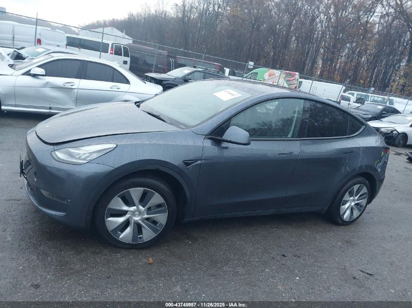 2022 Tesla Model Y Long Range Dual Motor All-Wheel Drive VIN: 7SAYGDEE5NF442598 Lot: 43748987