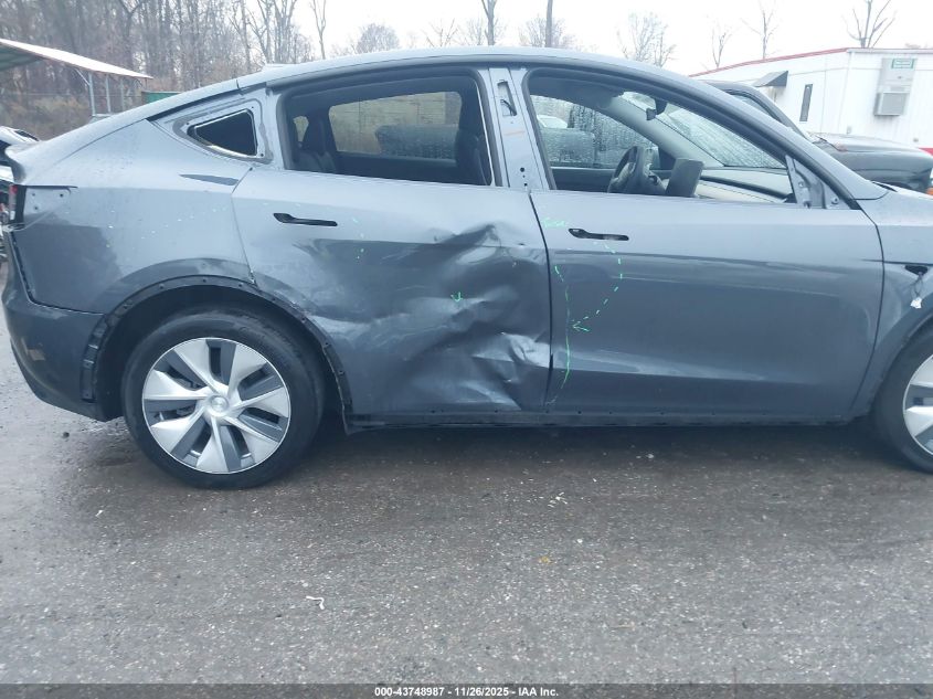 2022 Tesla Model Y Long Range Dual Motor All-Wheel Drive VIN: 7SAYGDEE5NF442598 Lot: 43748987