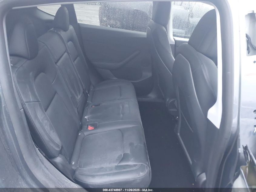 2022 Tesla Model Y Long Range Dual Motor All-Wheel Drive VIN: 7SAYGDEE5NF442598 Lot: 43748987