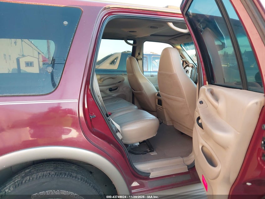 2001 Ford Expedition Eddie Bauer VIN: 1FMPU18L71LA30437 Lot: 43749024