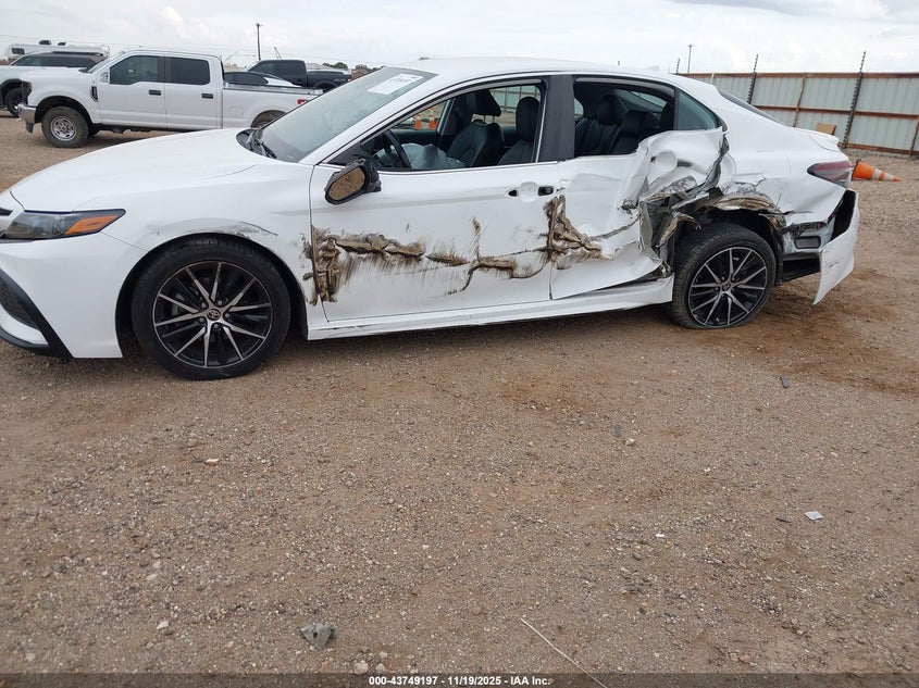 4T1G11AK7NU682386 2022 TOYOTA CAMRY photo no. 6