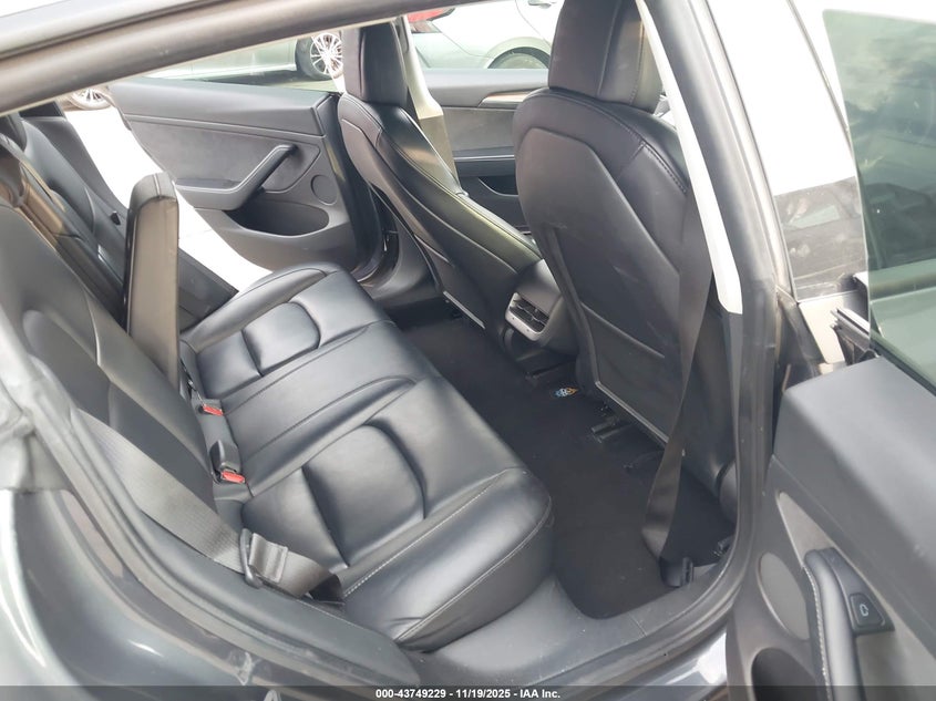 5YJ3E1EB0NF186565 2022 TESLA MODEL 3 photo no. 8