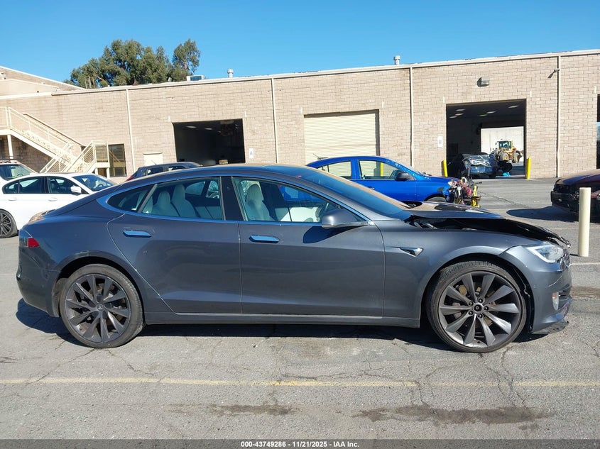 2019 Tesla Model S 100D/75D/Long Range/Standard Range VIN: 5YJSA1E25KF306895 Lot: 43749286