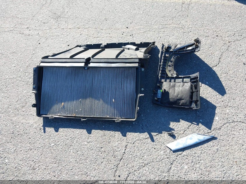 2019 Tesla Model S 100D/75D/Long Range/Standard Range VIN: 5YJSA1E25KF306895 Lot: 43749286