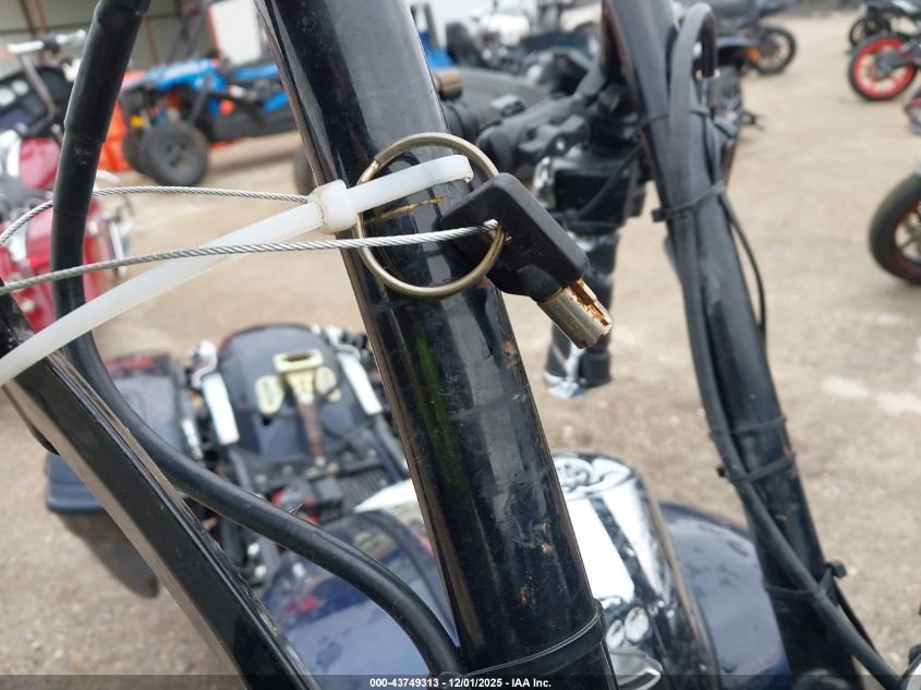 2013 Harley-Davidson Fltrx Road Glide Custom VIN: 1HD1KHM1XDB663309 Lot: 43749313