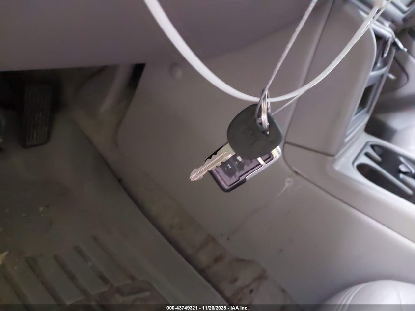 2005 Chevrolet Suburban 1500 Z71 VIN: 3GNFK16ZX5G142205 Lot: 43749321