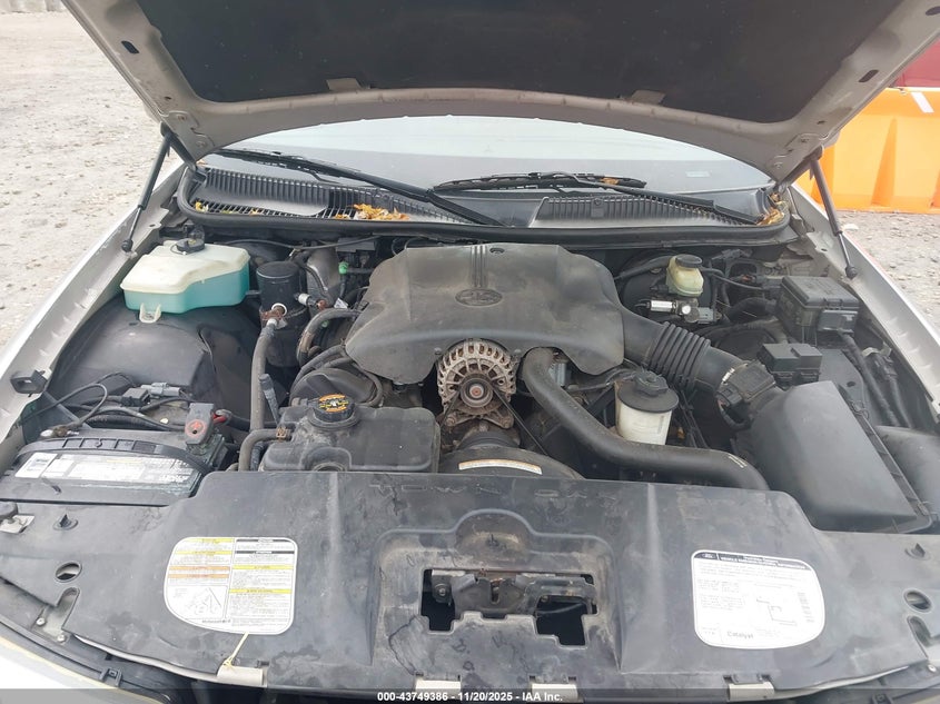 1999 Lincoln Town Car Signature VIN: 1LNHM82W2XY661916 Lot: 43749386