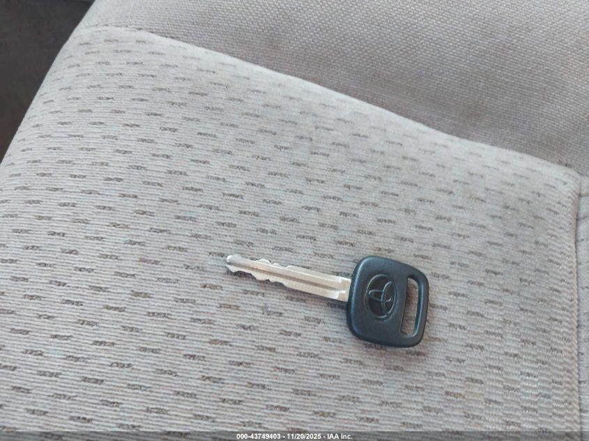 2003 Toyota Camry Le VIN: 4T1BE32K53U693571 Lot: 43749403