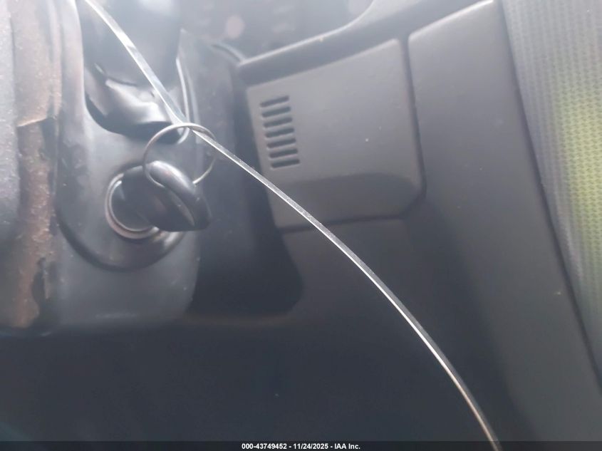 2004 Ford Explorer Nbx/Xlt VIN: 1FMZU73KX4ZA82267 Lot: 43749452