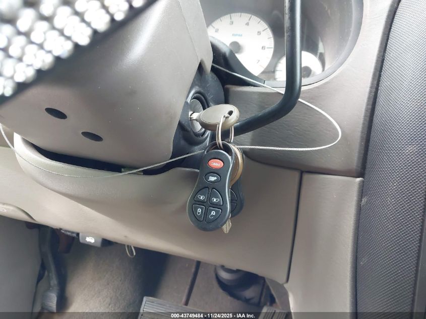 2003 Dodge Grand Caravan Es VIN: 2D8GT54L73R193718 Lot: 43749484