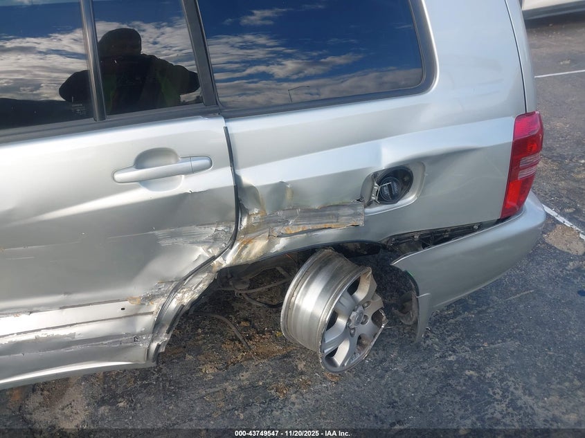 JTEGF21A830119351 2003 TOYOTA HIGHLANDER photo no. 12