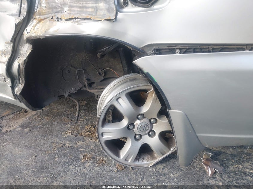 JTEGF21A830119351 2003 TOYOTA HIGHLANDER photo no. 14