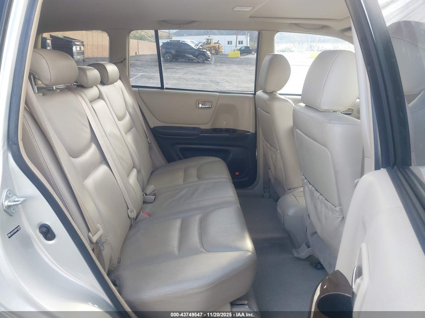 JTEGF21A830119351 2003 TOYOTA HIGHLANDER photo no. 8