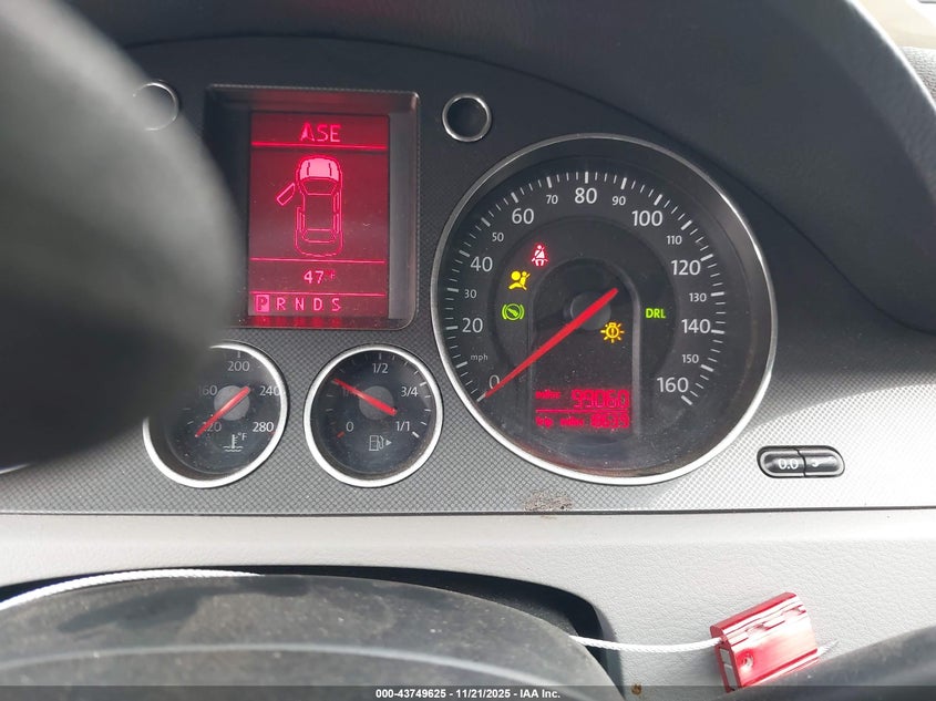 2007 Volkswagen Passat 2.0T/Wolfsburg Edition VIN: WVWAK73C57P077624 Lot: 43749625