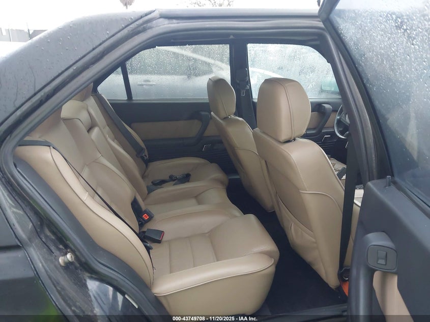 1994 Alfa Romeo 164 Quadrifoglio VIN: ZARED33R0R6288768 Lot: 43749708