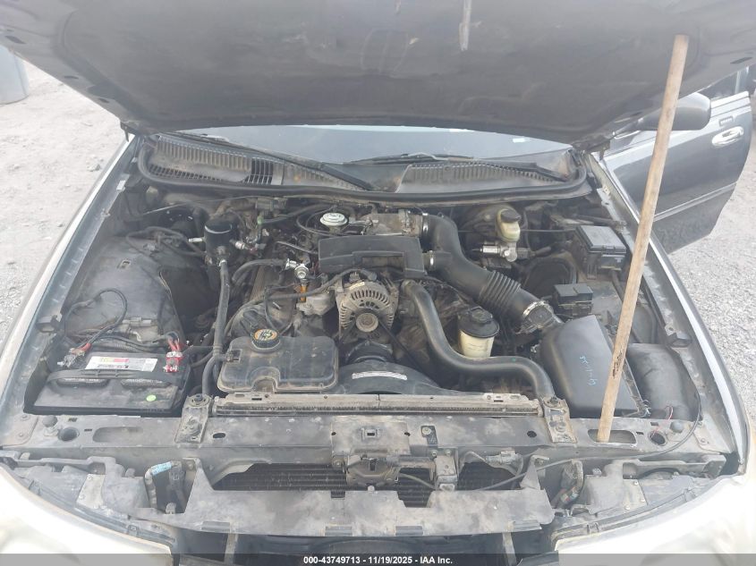 1999 Lincoln Town Car Executive VIN: 1LNHM81W2XY708640 Lot: 43749713