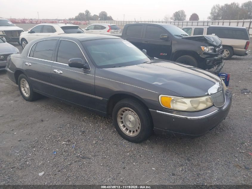 1999 Lincoln Town Car Executive
