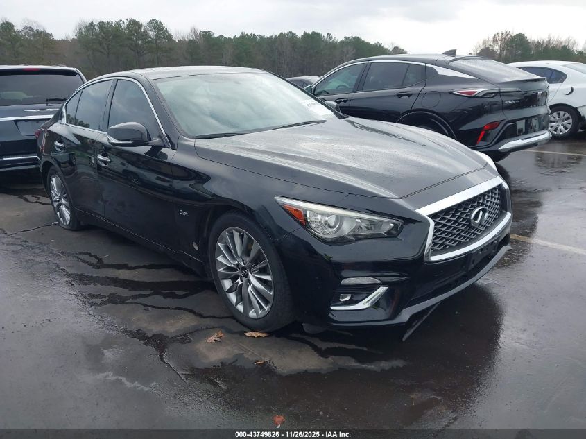 INFINITI Q50 LUXE