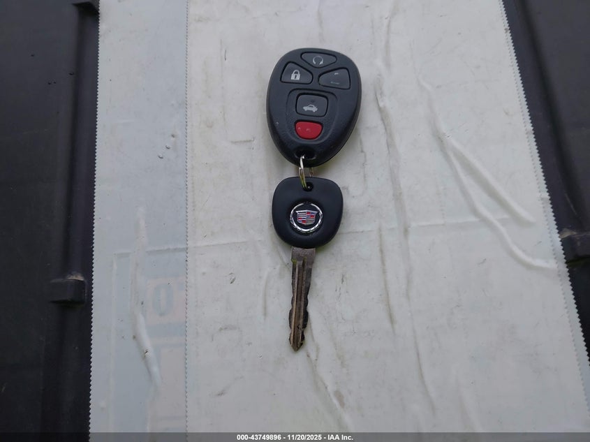 2007 Cadillac Dts Performance VIN: 1G6KD57977U137831 Lot: 43749896