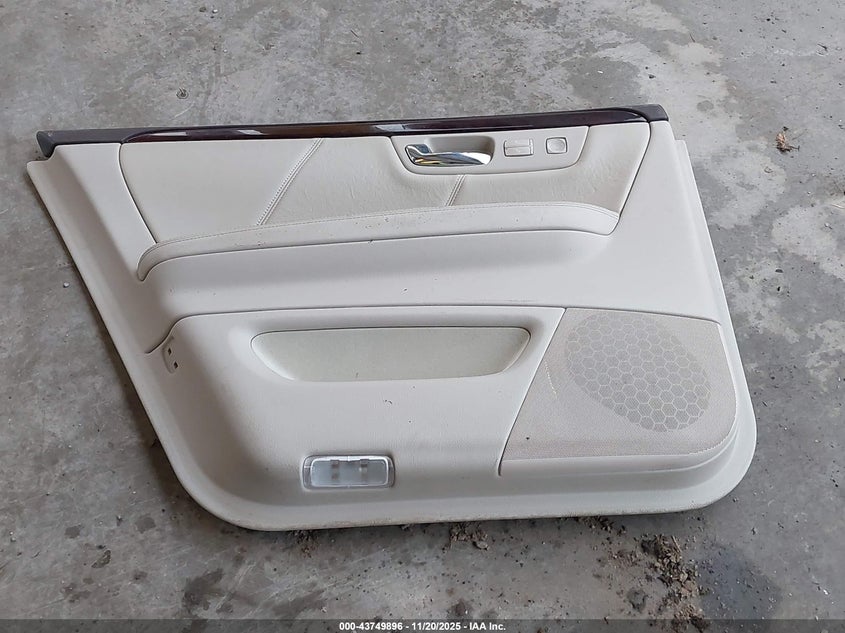 2007 Cadillac Dts Performance VIN: 1G6KD57977U137831 Lot: 43749896