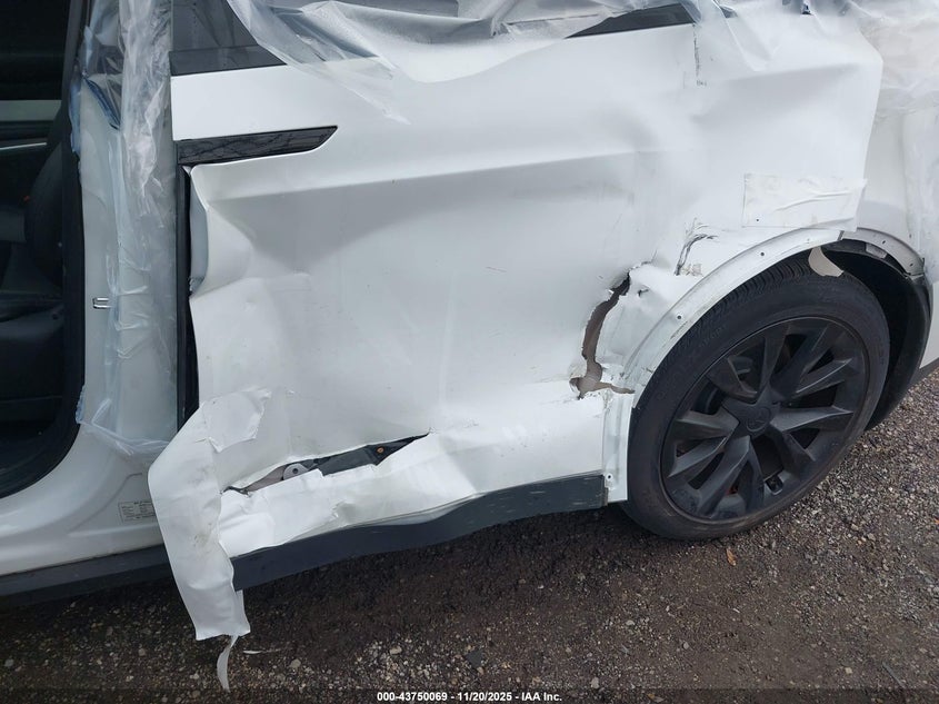 2023 Tesla Model X Dual Motor All-Wheel Drive/Standard Range VIN: 7SAXCAE5XPF399725 Lot: 43750069