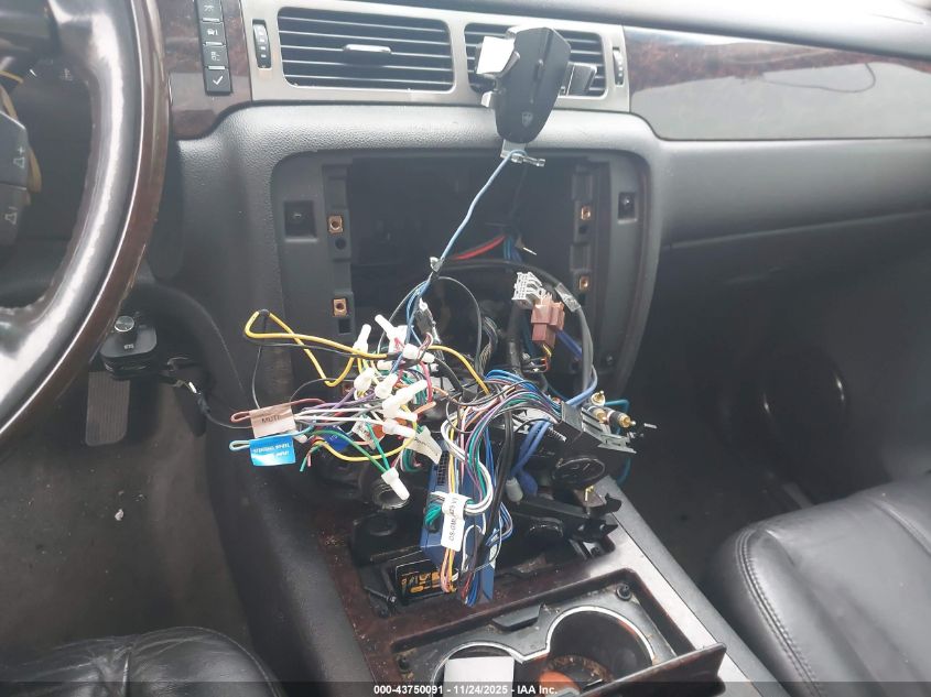 2008 GMC Yukon Denali VIN: 1GKFK63878J192102 Lot: 43750091