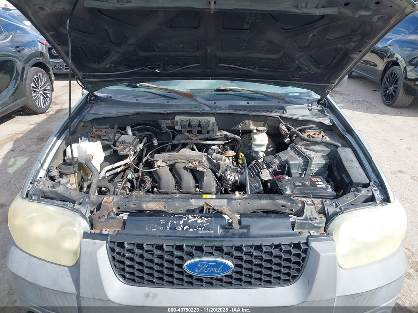 2005 Ford Escape Xlt VIN: 1FMYU03175KE09308 Lot: 43750229