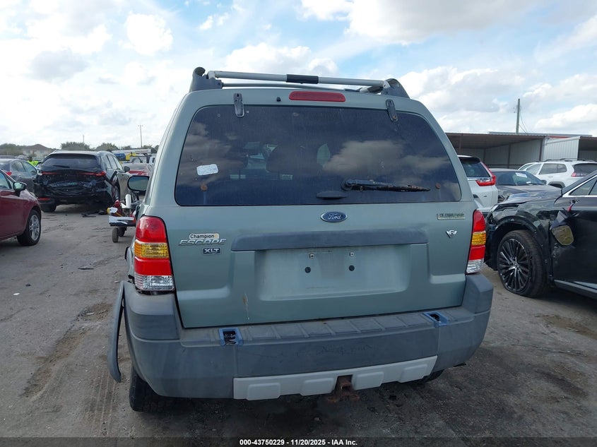 2005 Ford Escape Xlt VIN: 1FMYU03175KE09308 Lot: 43750229