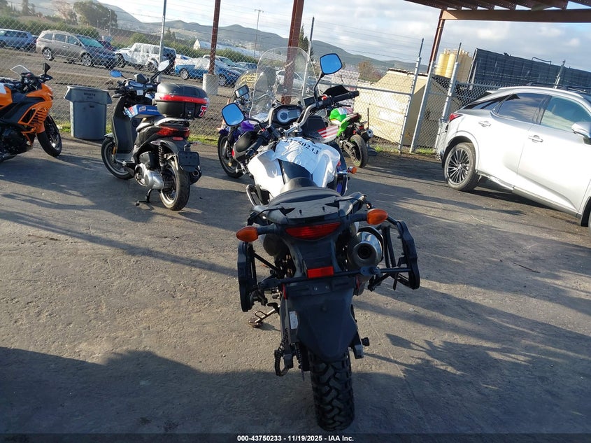 2013 Suzuki Dl650 A VIN: JS1VP56A9D2101153 Lot: 43750233