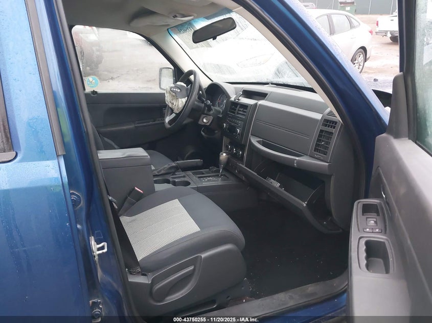 1J8GN28K39W528202 2009 JEEP LIBERTY (NORTH AMERICA) photo no. 5
