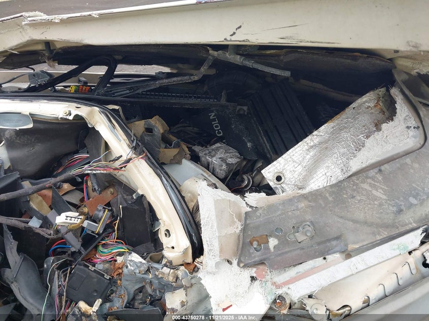 1997 Lincoln Continental VIN: 1LNLM97VXVY666570 Lot: 43750278