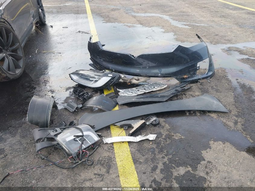 2020 Tesla Model X Long Range Dual Motor All-Wheel Drive/Long Range Plus Dual Motor All-Wheel Drive VIN: 5YJXCDE21LF304757 Lot: 43750282