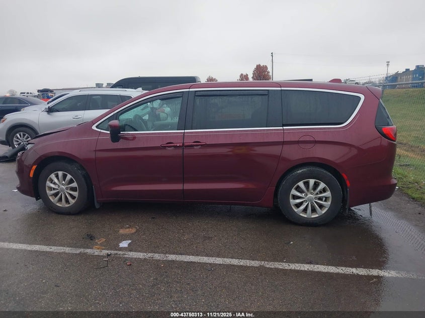 2017 Chrysler Pacifica Touring VIN: 2C4RC1DG1HR778935 Lot: 43750313