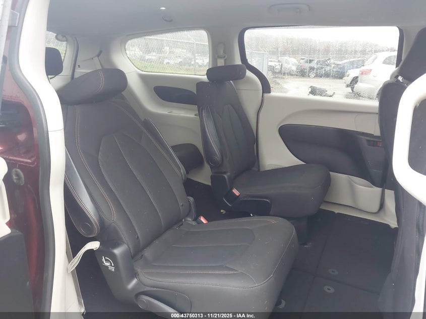 2017 Chrysler Pacifica Touring VIN: 2C4RC1DG1HR778935 Lot: 43750313