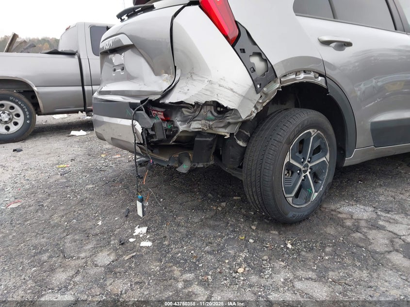 2023 Kia Niro Lx VIN: KNDCP3LE2P5064829 Lot: 43750358