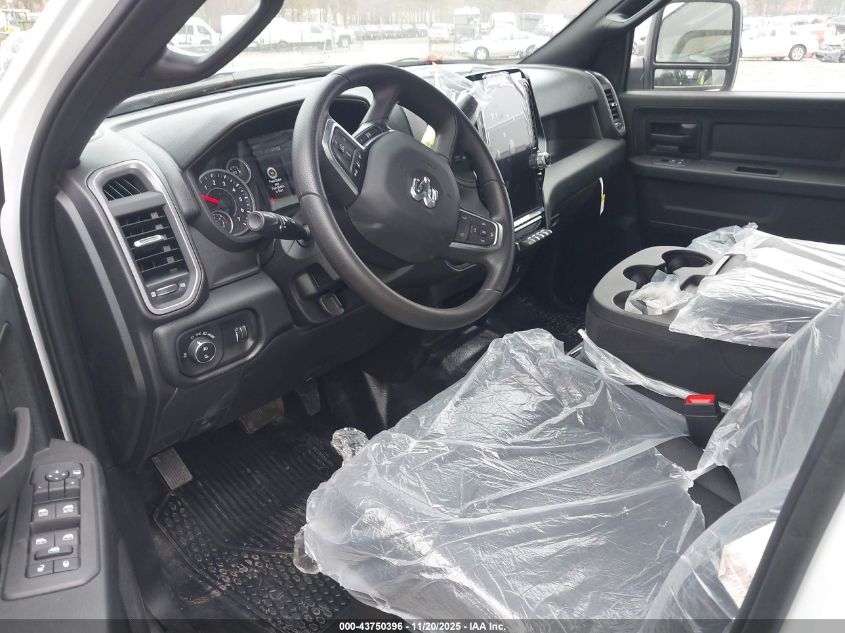 2026 Ram 3500 Tradesman 4X4 8' Box VIN: 3C63R3GJ7TG195282 Lot: 43750396