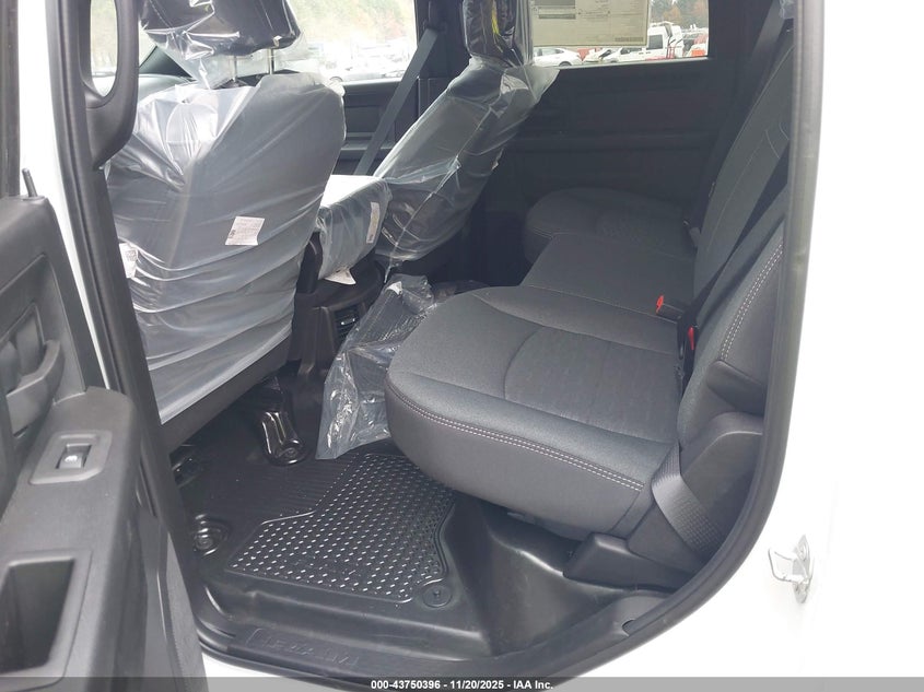 2026 Ram 3500 Tradesman 4X4 8' Box VIN: 3C63R3GJ7TG195282 Lot: 43750396