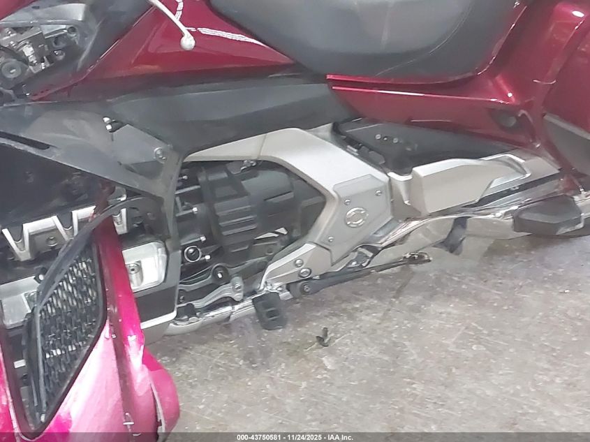 2018 Honda Gl1800 VIN: JH2SC7906JK001677 Lot: 43750581