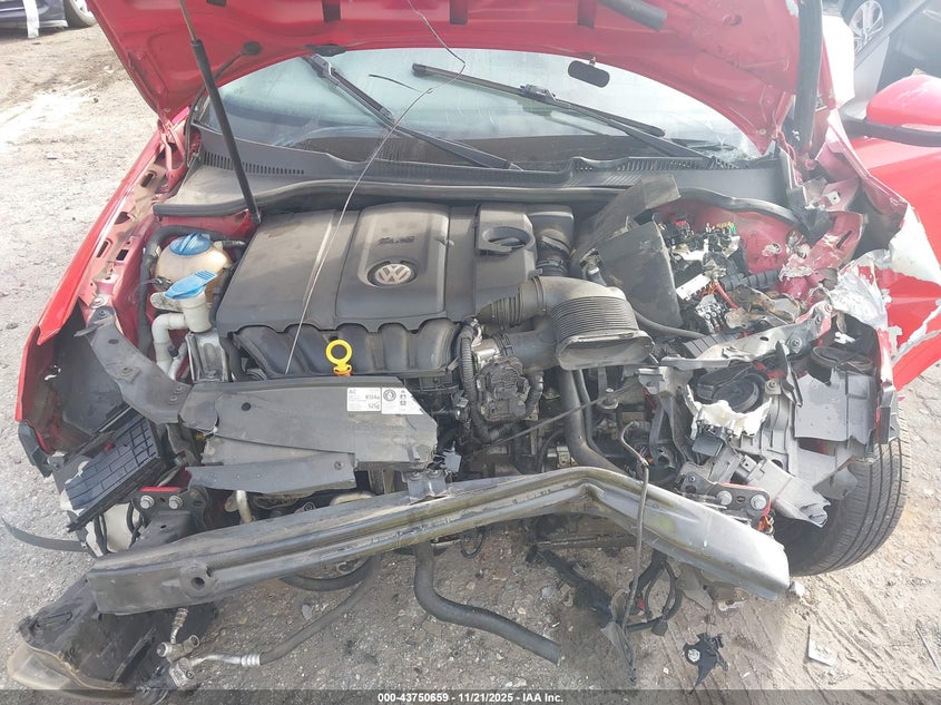2011 Volkswagen Golf 2.5L 4-Door VIN: WVWDA7AJ7BW323802 Lot: 43750659