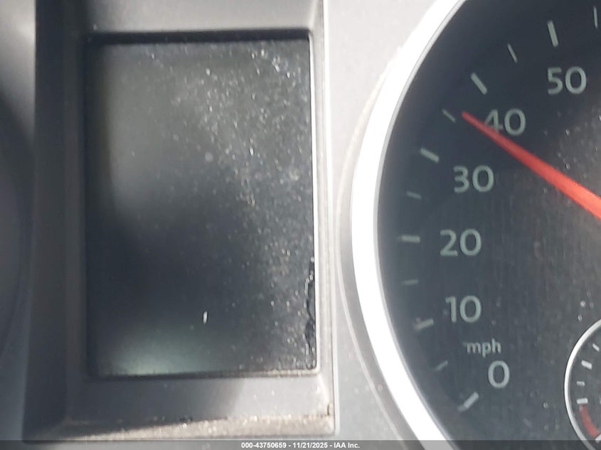 2011 Volkswagen Golf 2.5L 4-Door VIN: WVWDA7AJ7BW323802 Lot: 43750659