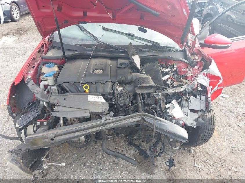 2011 Volkswagen Golf 2.5L 4-Door VIN: WVWDA7AJ7BW323802 Lot: 43750659