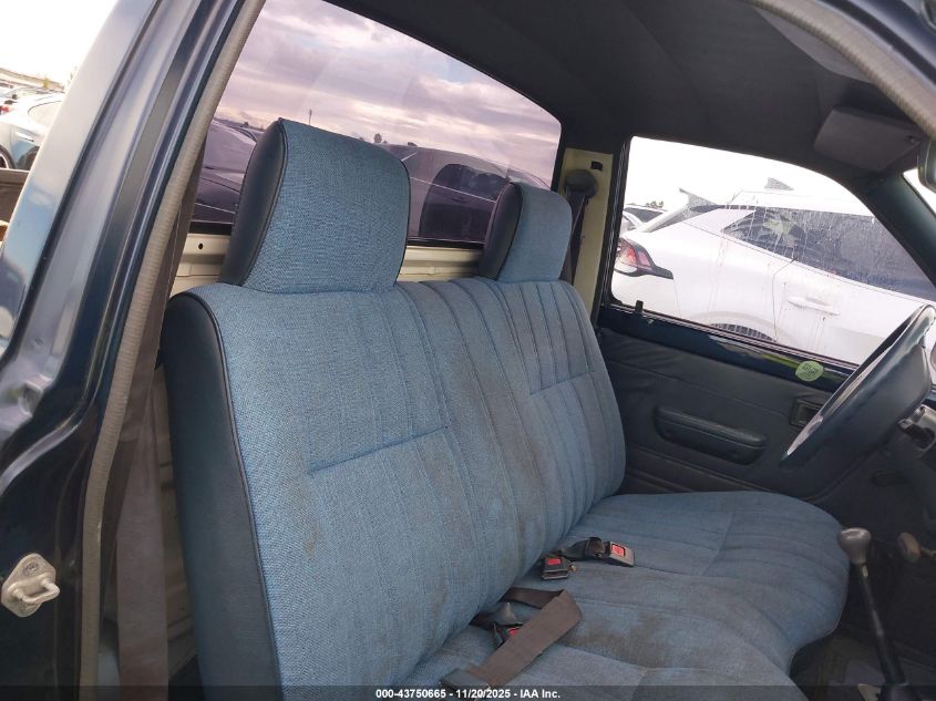 1993 Toyota Pickup 1/2 Ton Short Whlbase Stb VIN: 4TARN81A6PZ092635 Lot: 43750665