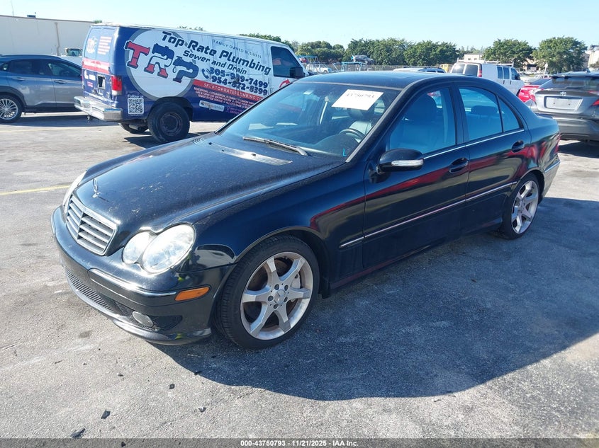 WDBRF52H17A938727 2007 MERCEDES-BENZ C-KLASSE photo no. 2