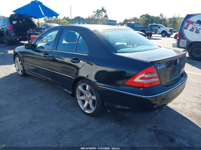 WDBRF52H17A938727 2007 MERCEDES-BENZ C-KLASSE photo no. 3
