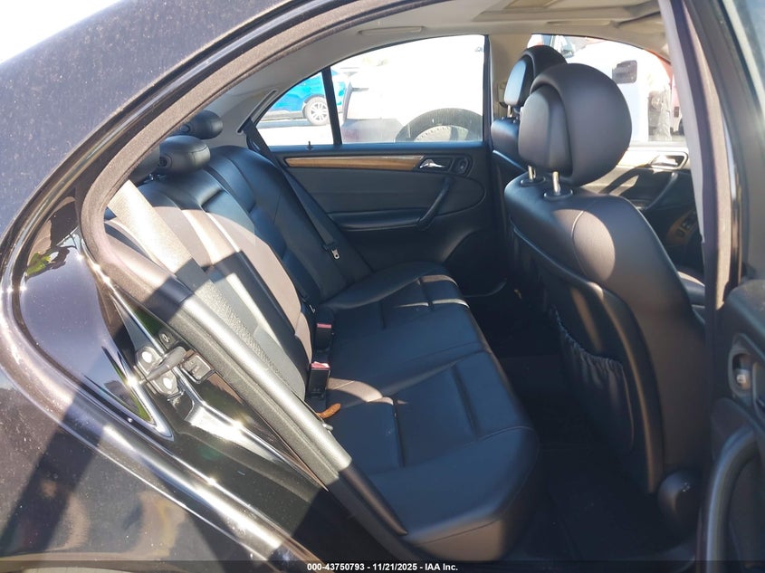 2007 Mercedes-Benz C 230 Sport VIN: WDBRF52H17A938727 Lot: 43750793