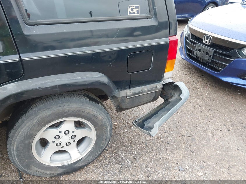 1999 Jeep Cherokee Classic/Sport VIN: 1J4FT68SXXL543773 Lot: 43750806