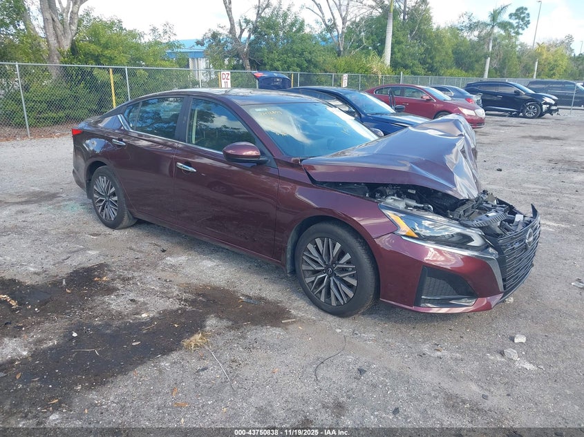 NISSAN ALTIMA SV FWD