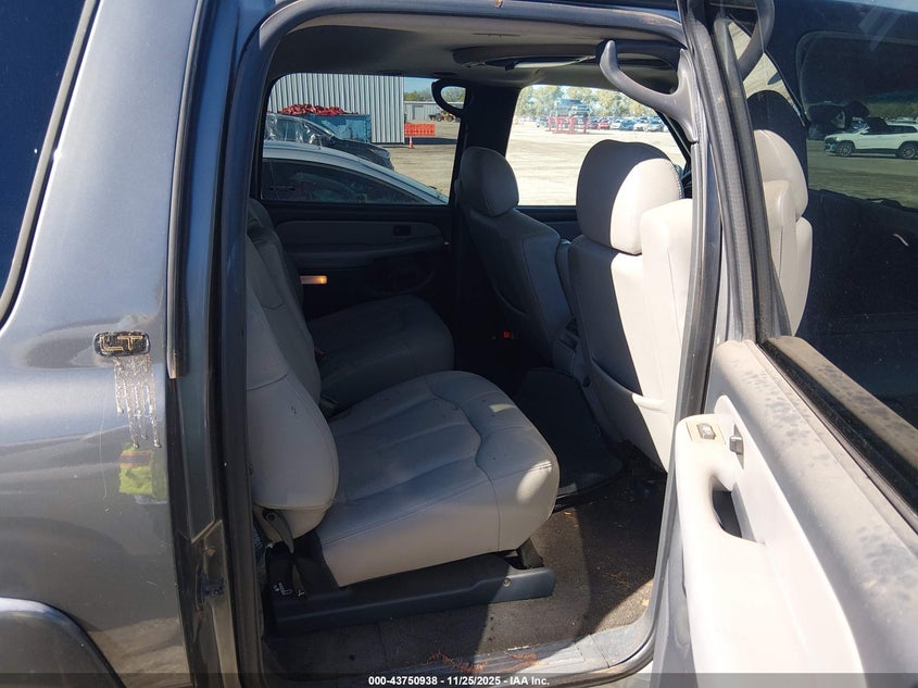 2001 Chevrolet Suburban 1500 Lt VIN: 1GNEC16T11J144793 Lot: 43750938