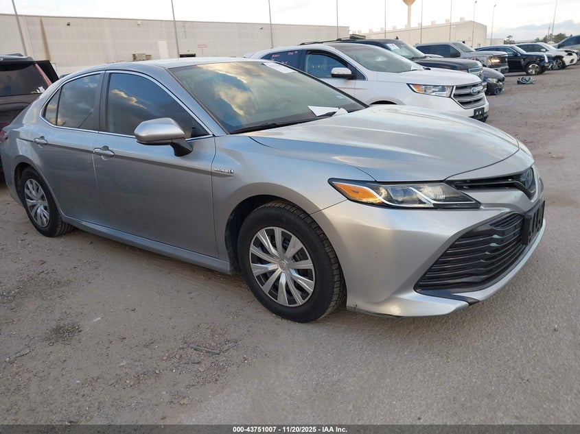 TOYOTA CAMRY HYBRID LE