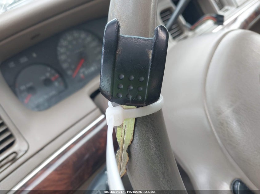 2004 Mercury Grand Marquis Gs VIN: 2MEFM74W14X657398 Lot: 43751017